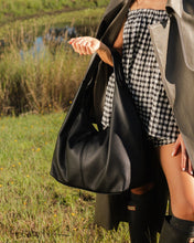 Load image into Gallery viewer, DAKOTA SHOULDER BAG