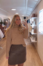 Load image into Gallery viewer, BRULE KNIT