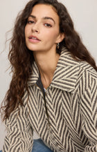 Load image into Gallery viewer, DUNAWAY BUBBLE JACKET