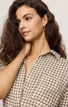 Load image into Gallery viewer, RIVER PLAID BUTTON UP