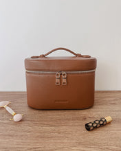 Load image into Gallery viewer, JULIETTE VANITY CASE