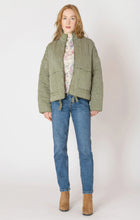Load image into Gallery viewer, CLOVE QUILTED JACKET
