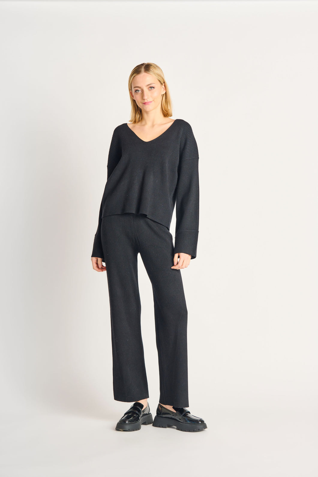 WIDE LEG RIBBED SWEATER PANT