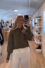 Load image into Gallery viewer, SUMIRE PULLOVER
