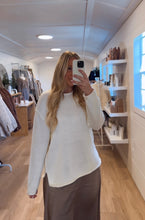 Load image into Gallery viewer, KARRIS KNIT
