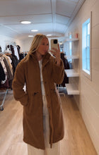 Load image into Gallery viewer, SISKA JACKET
