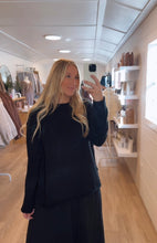 Load image into Gallery viewer, KARRIS KNIT
