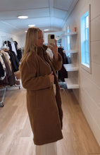 Load image into Gallery viewer, SISKA JACKET
