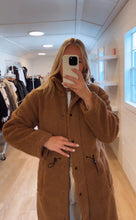 Load image into Gallery viewer, SISKA JACKET
