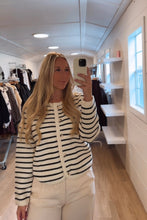 Load image into Gallery viewer, CHASTAIN SWEATER
