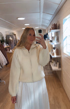 Load image into Gallery viewer, SOMBER KNIT SWEATER
