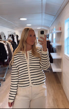 Load image into Gallery viewer, CHASTAIN SWEATER
