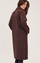 Load image into Gallery viewer, AGATHA COAT
