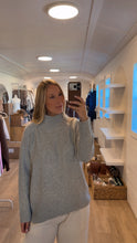 Load image into Gallery viewer, PATTY RAGLAN KNIT
