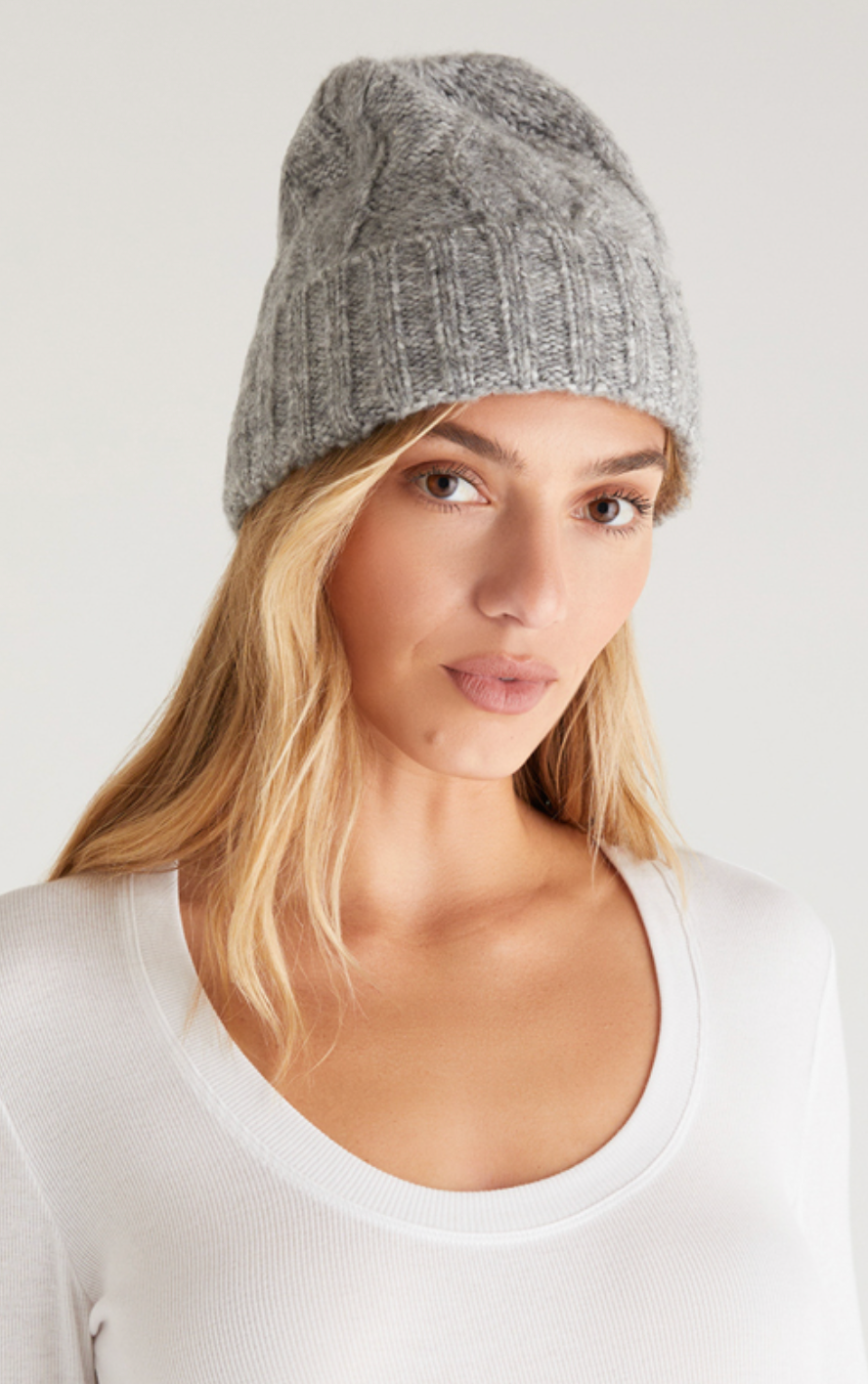 CABLE KNIT BEANIE