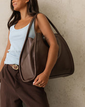 Load image into Gallery viewer, SUTTON SHOULDER BAG
