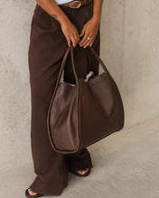 Load image into Gallery viewer, SUTTON SHOULDER BAG
