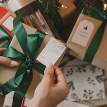 Load image into Gallery viewer, HOLIDAY GIFT TAG SET
