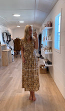 Load image into Gallery viewer, CROCHET TRIM MAXI DRESS

