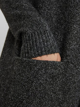 Load image into Gallery viewer, BRILLIANT PATCH POCKETS CARDIGAN
